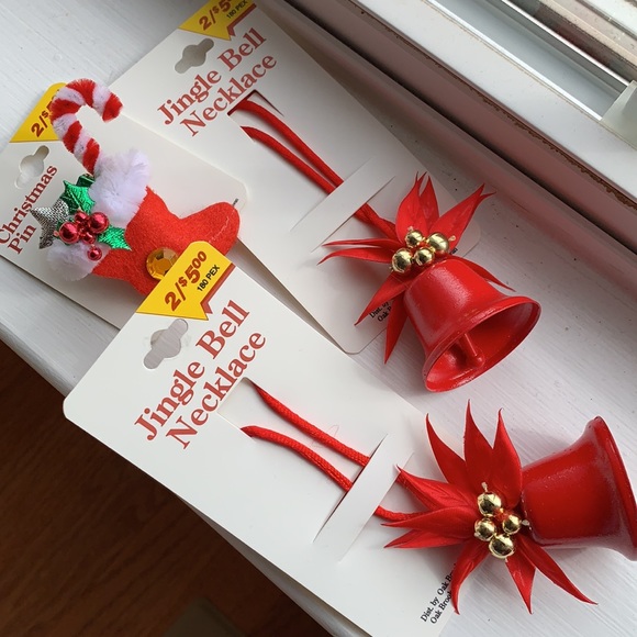 Vintage Christmas treasures! Stocking pin & jingle bell necklaces. - Picture 2 of 7